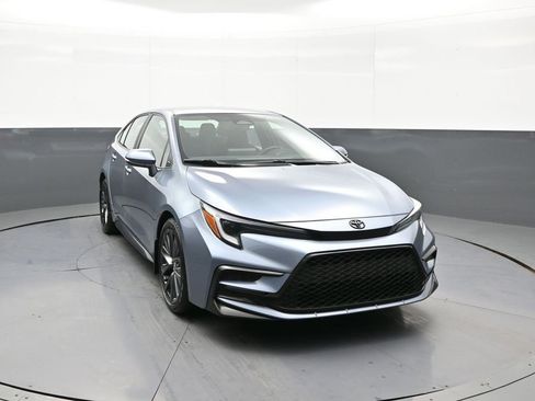 Certified 2023 Toyota Corolla SE image 3