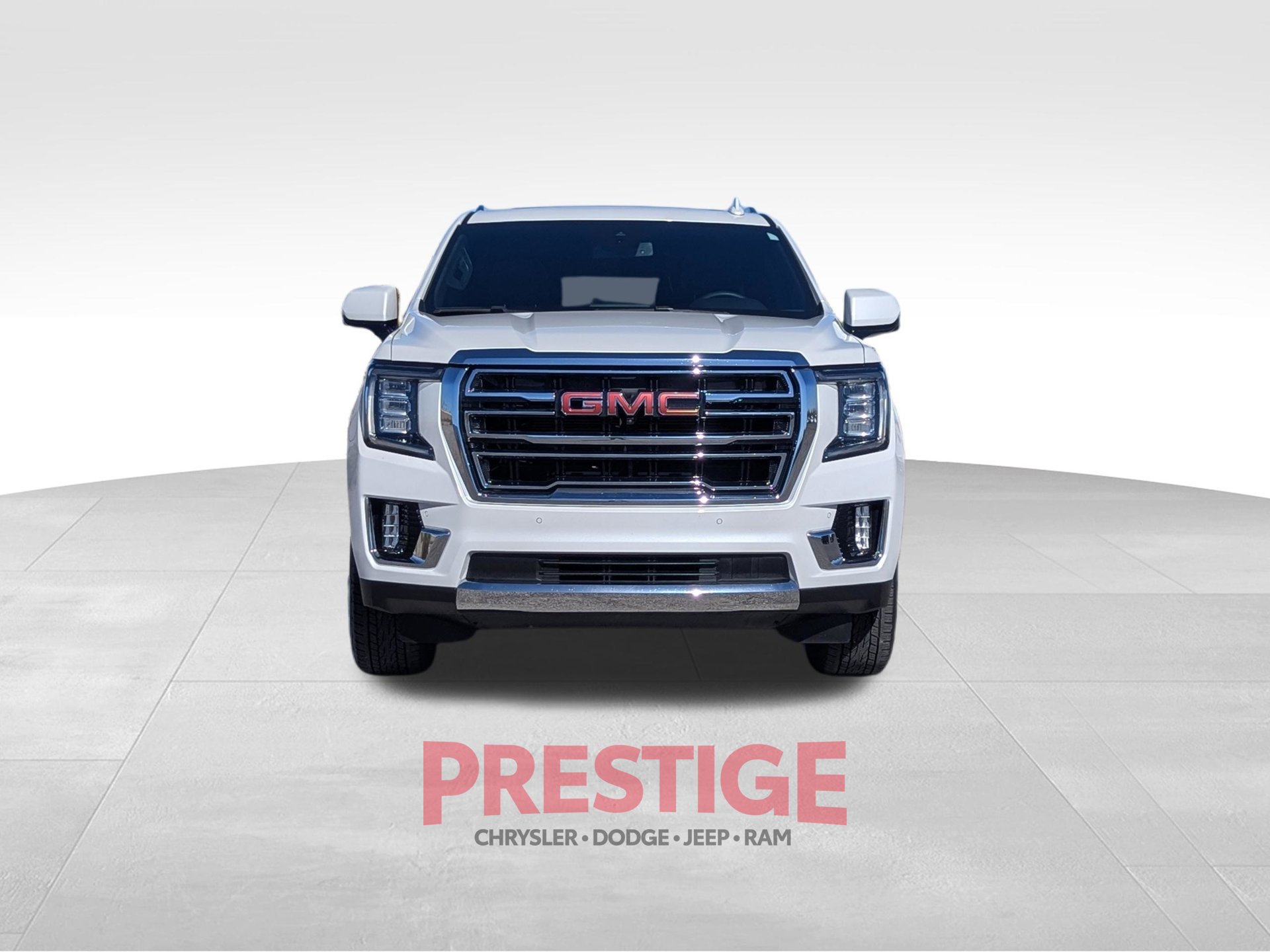 Used 2024 GMC Yukon XL SLT w/ SLT Premium Package AWD/4WD image 3