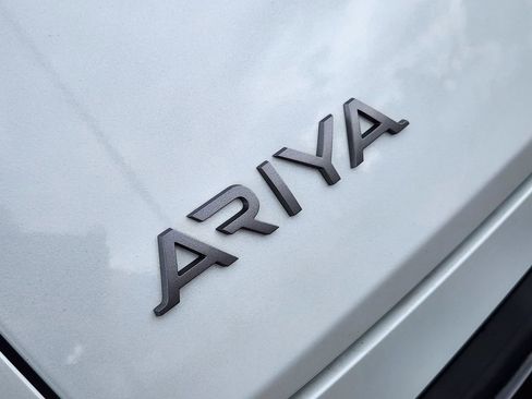 Used 2024 Nissan Ariya AWD image 8