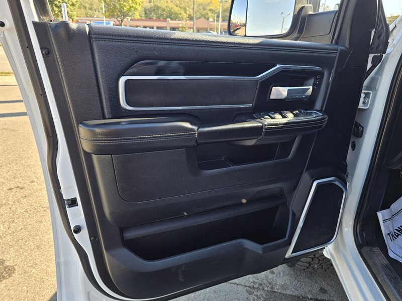 Used 2022 RAM 2500 Laramie w/ Night Edition AWD/4WD image 7