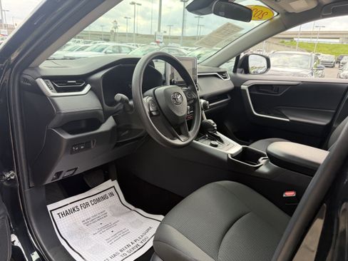 Used 2025 Toyota RAV4 LE image 28