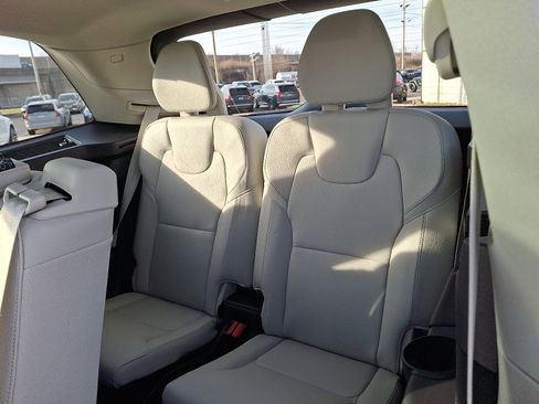 Certified 2024 Volvo XC90 B6 Plus image 10