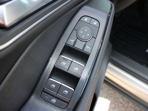 Used 2025 Nissan Rogue Platinum AWD/4WD image 12