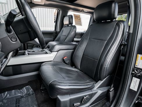 Used 2018 Ford F250 Lariat w/ Lariat Ultimate Package AWD/4WD image 16