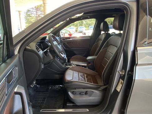 Certified 2023 Volkswagen Tiguan SEL R-Line AWD/4WD image 39