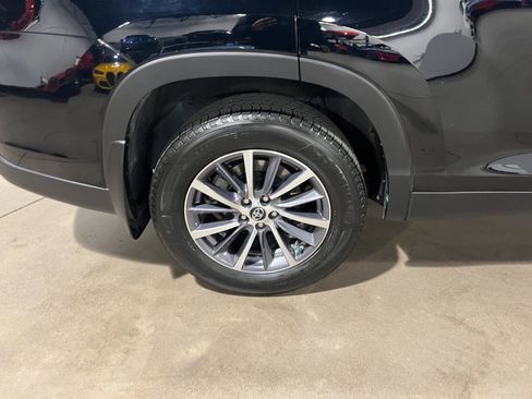 Used 2019 Toyota Highlander XLE AWD/4WD image 44