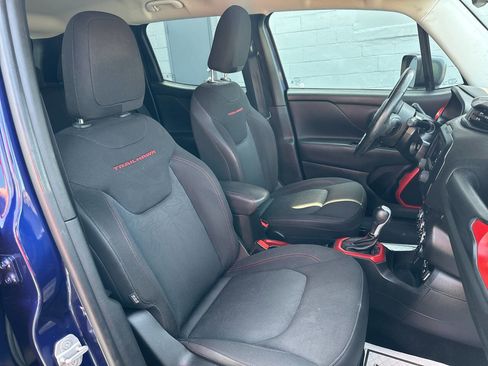 Used 2016 Jeep Renegade Trailhawk w/ Cold Weather Group image 29