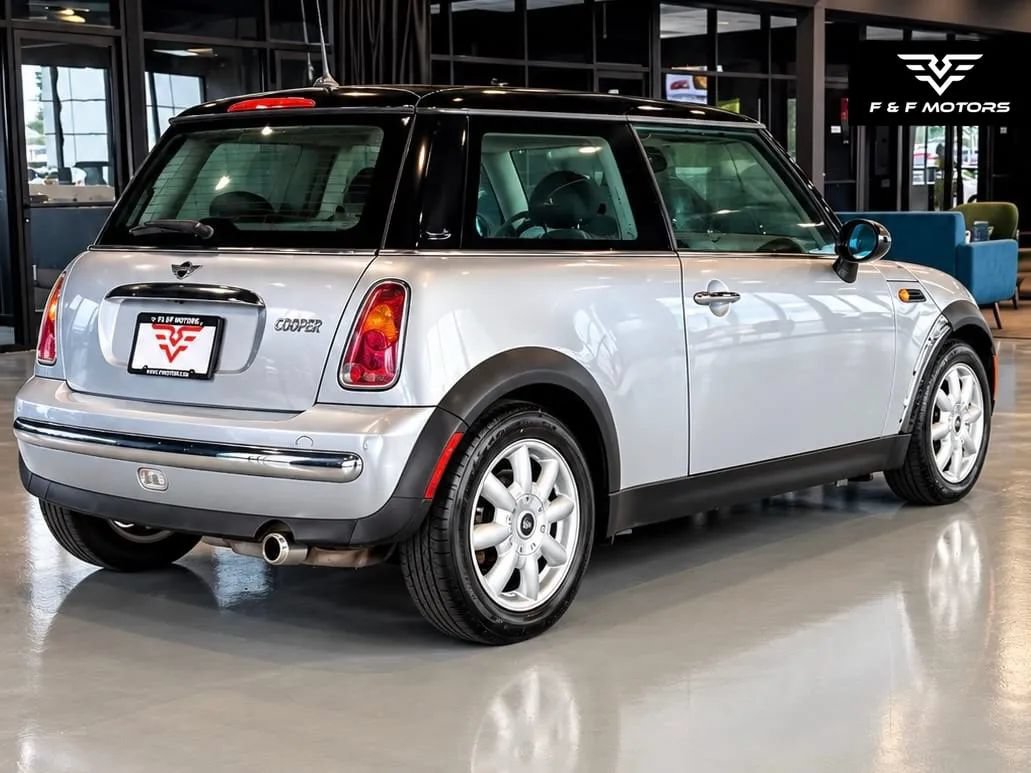 Used 2002 MINI Cooper Hardtop FWD image 3