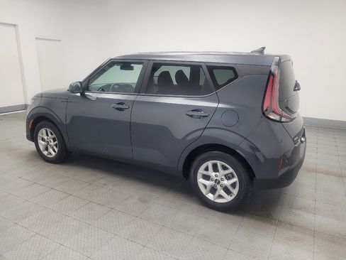 Used 2025 Kia Soul LX image 3