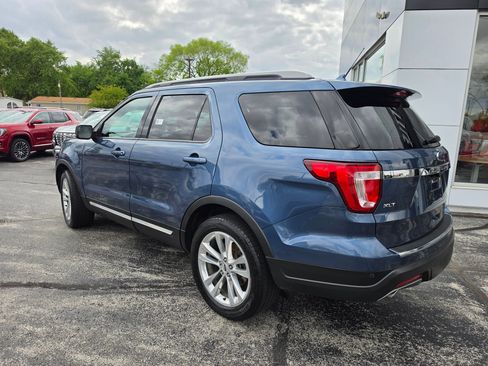 Used 2018 Ford Explorer XLT w/ Equipment Group 202A AWD/4WD image 7