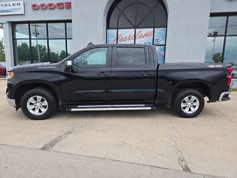 Used 2024 Chevrolet Silverado 1500 LT w/ Leather Package AWD/4WD image 6