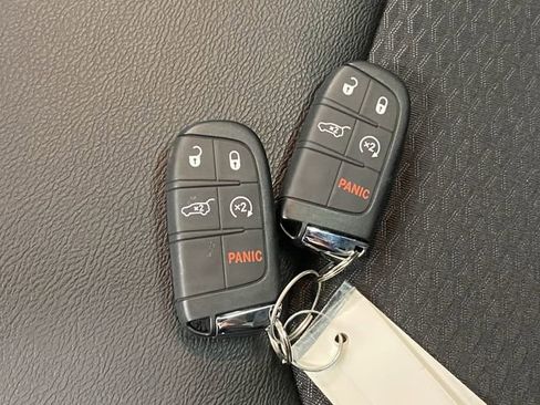 New 2025 Jeep Compass Latitude w/ Sun & Sound Group image 30