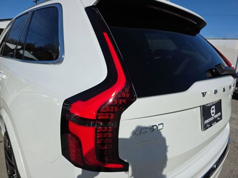 New 2026 Volvo XC90 B6 Ultra image 47