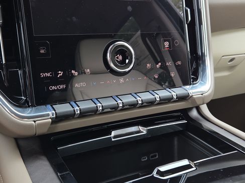 New 2026 GMC Yukon XL Denali w/ Denali Reserve Package AWD/4WD image 25