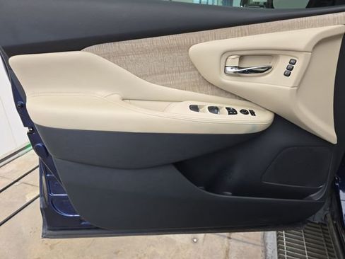 Used 2024 Nissan Murano SL image 10