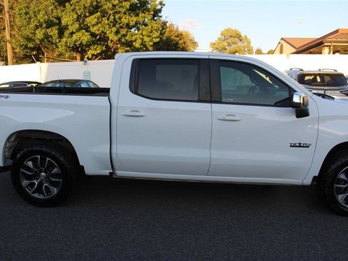Used 2023 Chevrolet Silverado 1500 LT AWD/4WD image 9