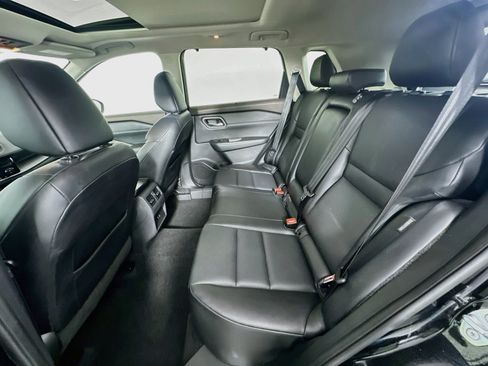 Used 2021 Nissan Rogue SV w/ Premium Package FWD image 29