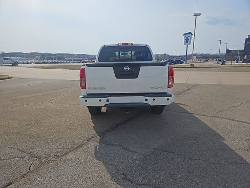 Used 2019 Nissan Frontier PRO-4X image 7