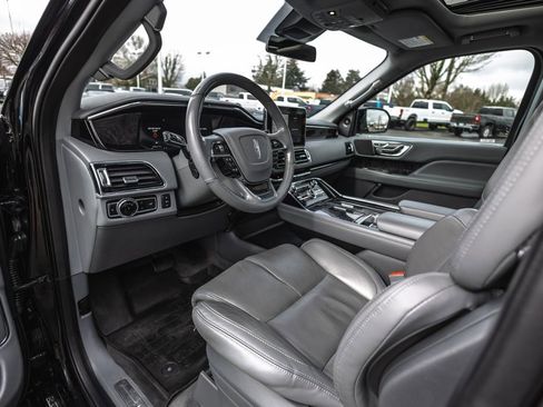Used 2021 Lincoln Navigator L Reserve image 21