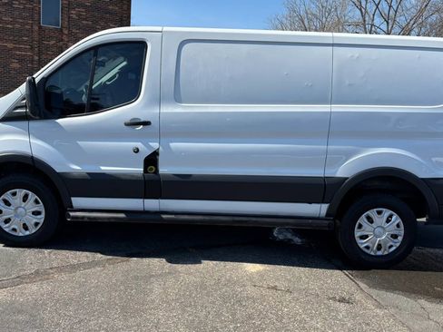 Used 2015 Ford Transit 250 130 Low Roof w/ Exterior Upgrade Package image 5