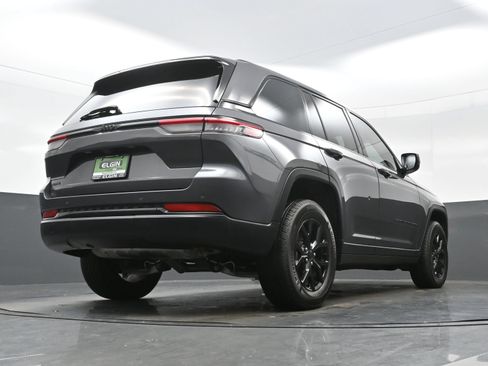 Used 2024 Jeep Grand Cherokee Altitude AWD/4WD image 34