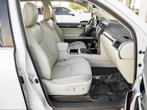 Used 2019 Lexus GX 460 Premium w/ Premium Package AWD/4WD image 34