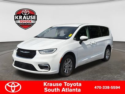 Used 2023 Chrysler Pacifica Touring-L