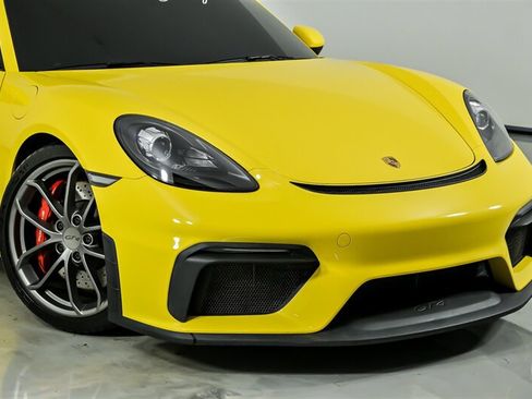 Used 2020 Porsche 718 Cayman GT4 RWD image 3