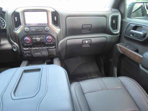 Used 2022 Chevrolet Silverado 1500 High Country w/ Technology Package AWD/4WD image 14