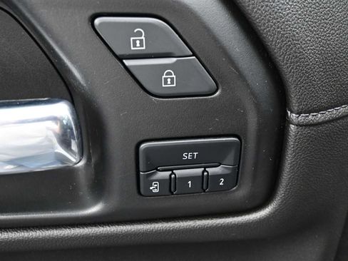 Used 2022 GMC Sierra 1500 Denali w/ Denali Premium Package AWD/4WD image 9