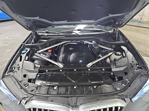 Certified 2024 BMW X5 xDrive40i w/ Premium Package AWD/4WD image 32