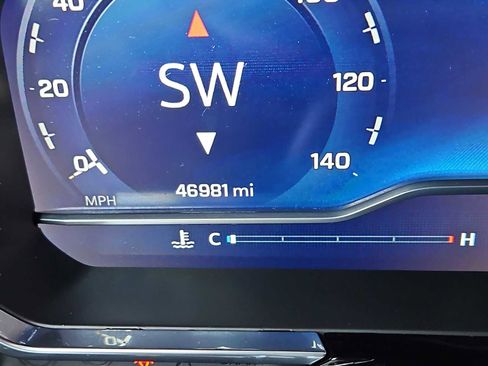 Used 2023 Chevrolet Silverado 1500 LT image 13