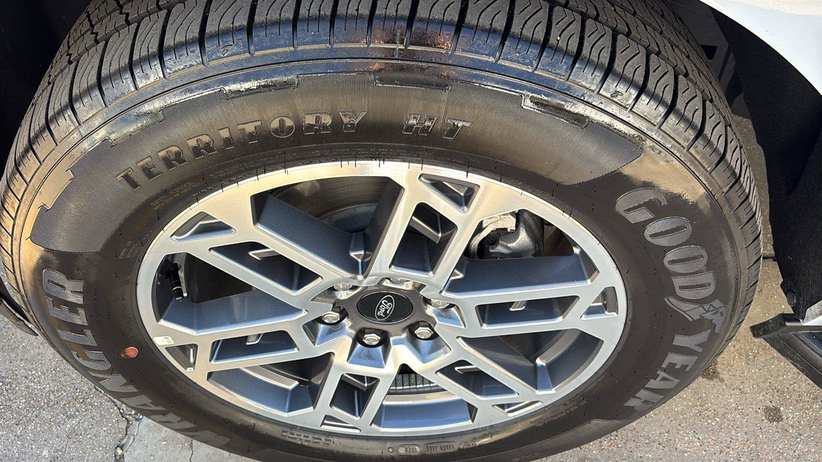Used 2026 Ford Expedition Active RWD image 13