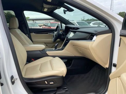 Used 2019 Cadillac XT5 FWD image 13