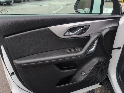 Certified 2022 Chevrolet Blazer LT w/ LPO, Black Accent Package image 16