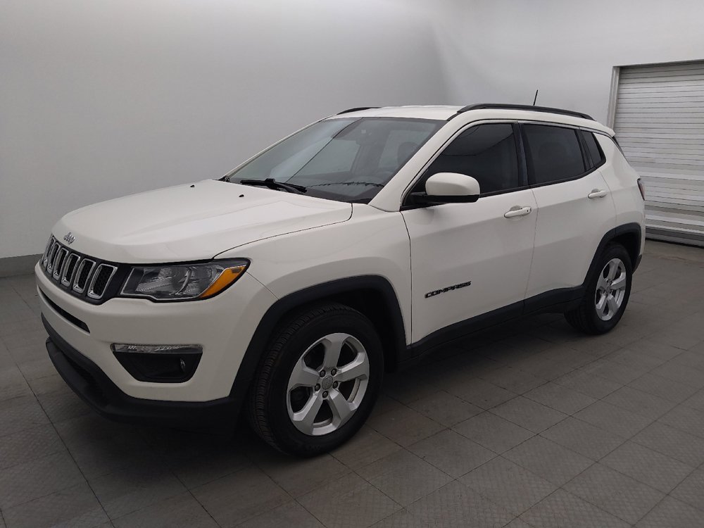 Used 2019 Jeep Compass Latitude w/ Popular Equipment Group FWD image 2