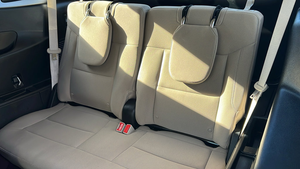 Certified 2023 Ford Explorer XLT RWD image 10