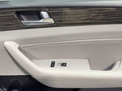 Used 2015 Hyundai Sonata Limited w/ Option Group 05 image 14