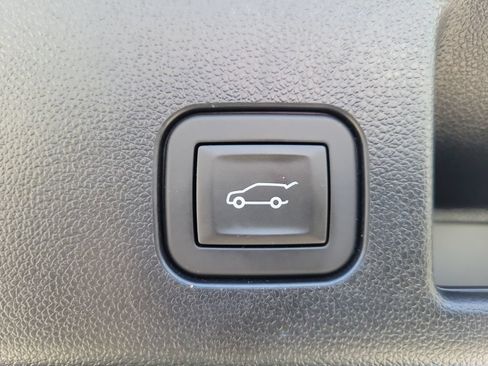 Certified 2024 Chevrolet Equinox EV LT FWD image 8