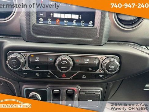 Used 2023 Jeep Wrangler Sport S image 13