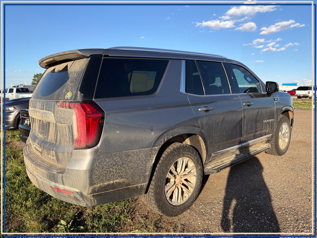 Used 2021 GMC Yukon SLT w/ SLT Premium Package AWD/4WD image 3