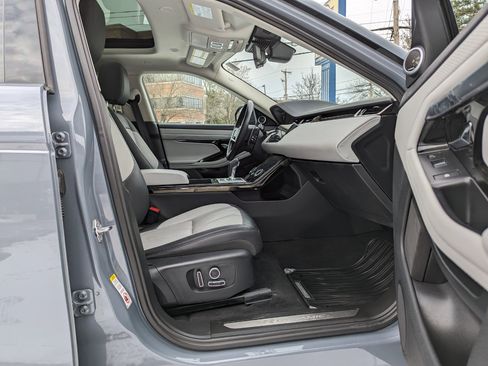 Used 2022 Land Rover Range Rover Evoque R-Dynamic S image 34