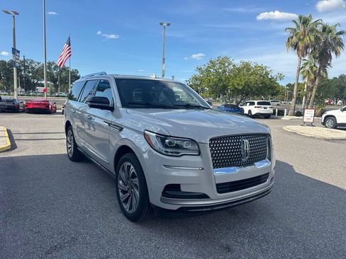 Used 2023 Lincoln Navigator Reserve AWD/4WD image 6