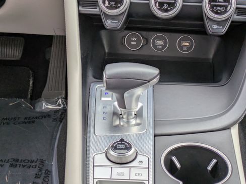 Certified 2022 Genesis G70 3.3T image 15