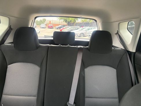 Used 2025 Kia Soul LX w/ LX Technology Package FWD image 28