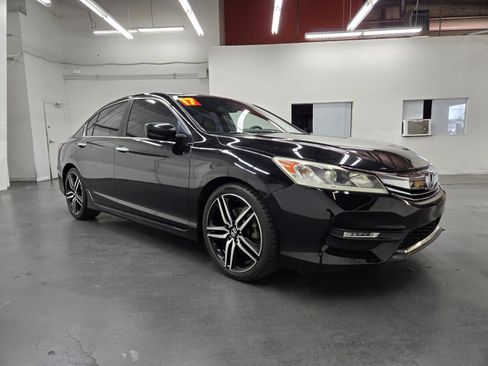 Used 2017 Honda Accord Sport image 4