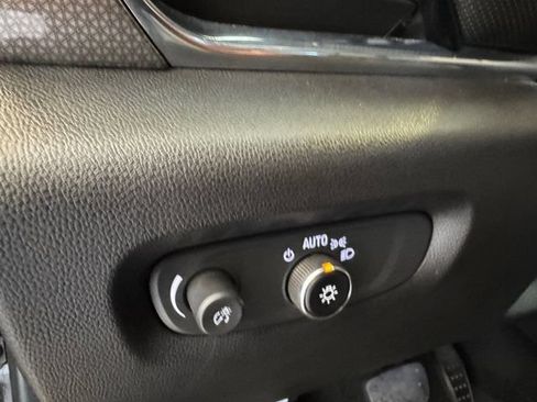 Used 2023 Chevrolet Traverse Premier w/ LPO, Floor Liner Package AWD/4WD image 6