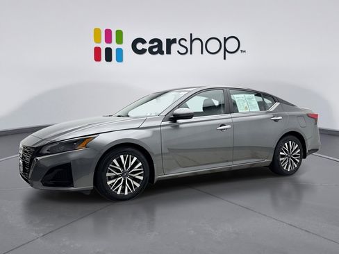 Used 2023 Nissan Altima 2.5 SV FWD image 1
