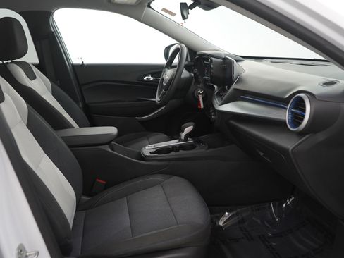 Used 2024 Chevrolet Trax LS w/ Driver Confidence Package image 10