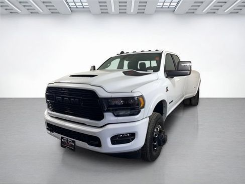 Used 2024 RAM 3500 Limited w/ Night Edition AWD/4WD image 5